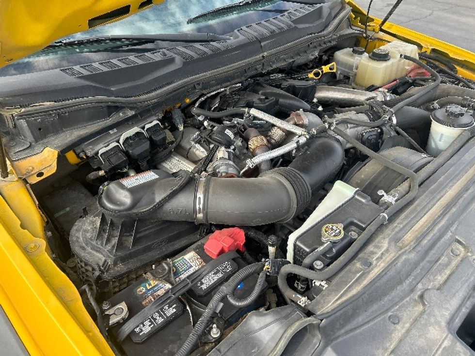 Flatbed Truck-Light and Medium Duty Trucks-Ford-2019-F450-Fontana-CA-101,937\n\t\tmiles-$ 33,000 - Image 23