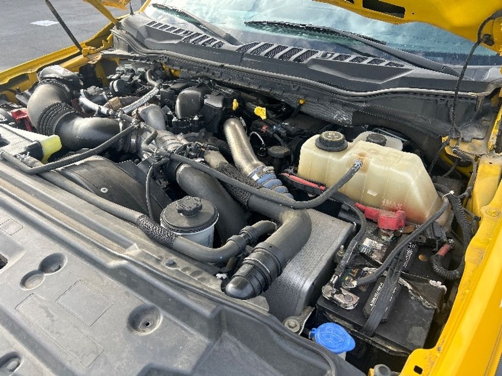 Flatbed Truck-Light and Medium Duty Trucks-Ford-2019-F450-Fontana-CA-101,937\n\t\tmiles-$ 33,000 - Image 24