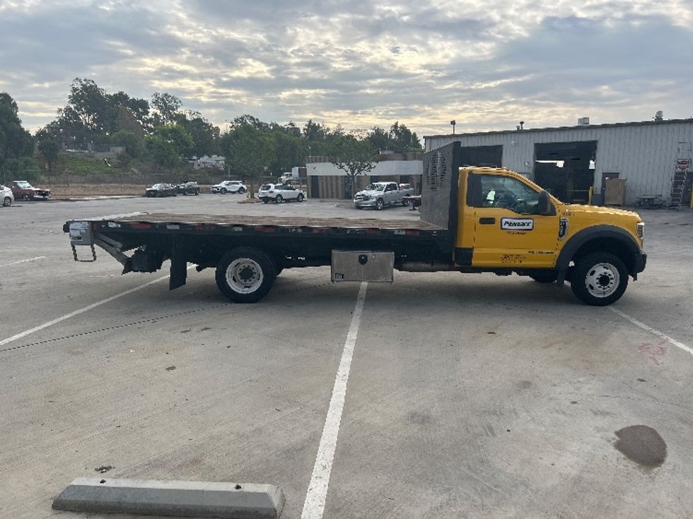 Flatbed Truck-Light and Medium Duty Trucks-Ford-2019-F450-Fontana-CA-103,518\n\t\tmiles-$ 32,750 - Image 11