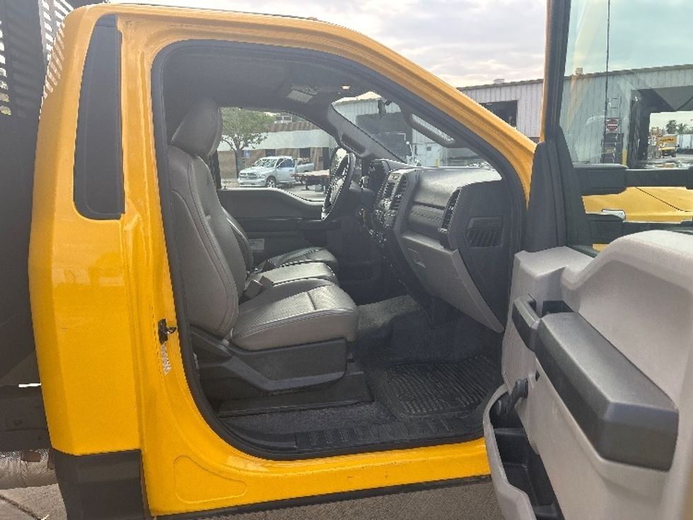 Flatbed Truck-Light and Medium Duty Trucks-Ford-2019-F450-Fontana-CA-103,518\n\t\tmiles-$ 32,750 - Image 16