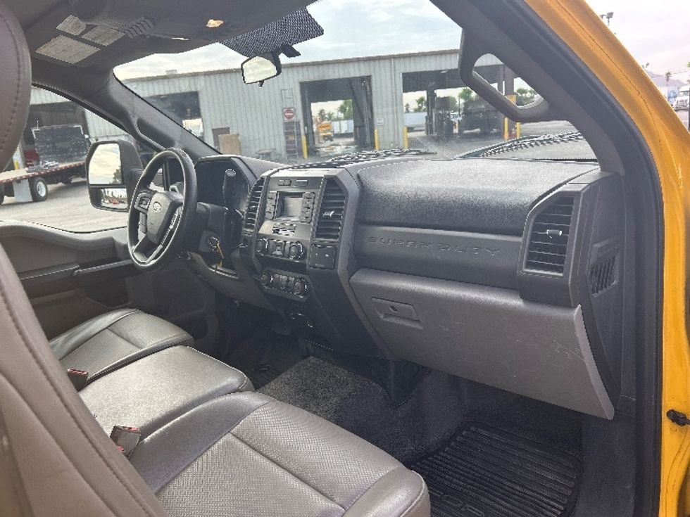 Flatbed Truck-Light and Medium Duty Trucks-Ford-2019-F450-Fontana-CA-103,518\n\t\tmiles-$ 32,750 - Image 17