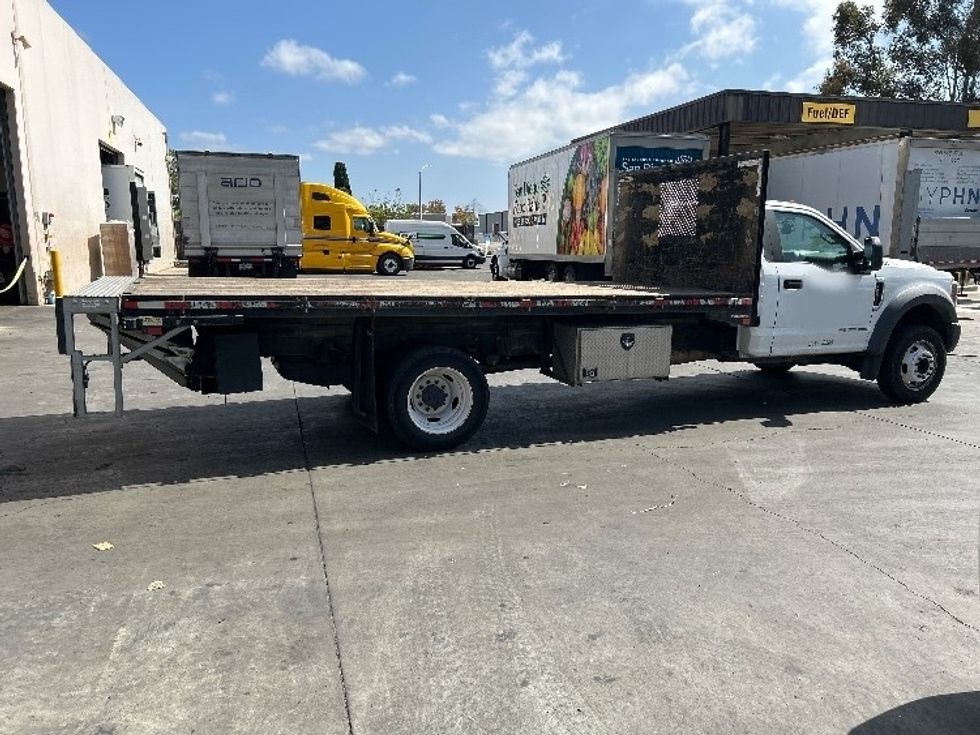 Flatbed Truck-Light and Medium Duty Trucks-Ford-2019-F450-Fontana-CA-85,194\n\t\tmiles-$ 35,500 - Image 15