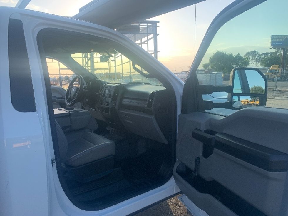 Flatbed Truck-Light and Medium Duty Trucks-Ford-2019-F450-Fresno-CA-112,595\n\t\tmiles-$ 39,250 - Image 15
