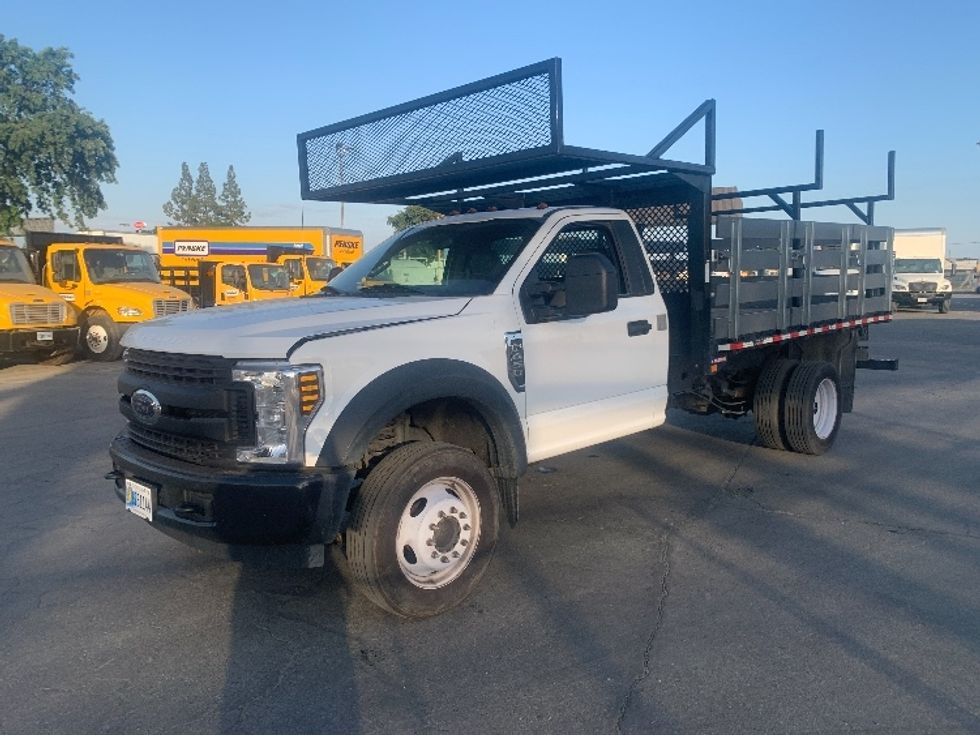 Flatbed Truck-Light and Medium Duty Trucks-Ford-2019-F450-Fresno-CA-112,595\n\t\tmiles-$ 39,250 - Image 3