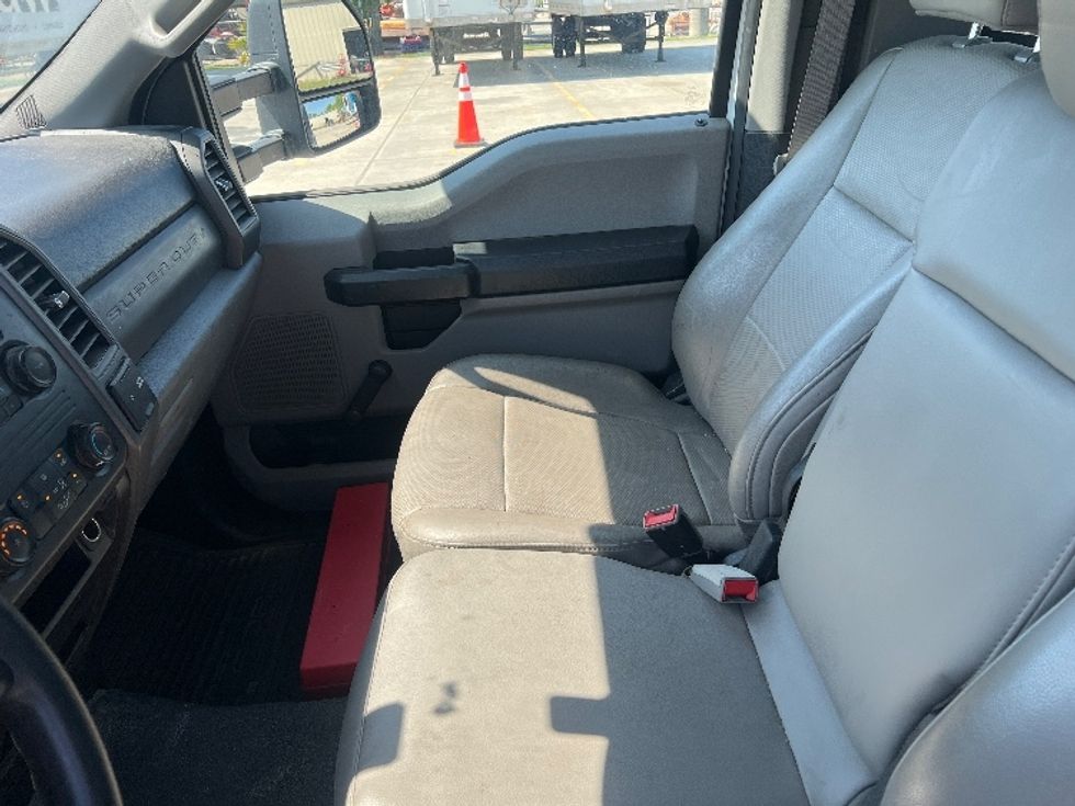 Flatbed Truck-Light and Medium Duty Trucks-Ford-2019-F450-Garland-TX-101,124\n\t\tmiles-$ 31,500 - Image 15