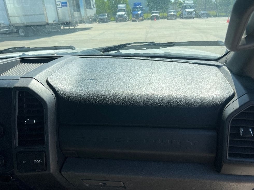 Flatbed Truck-Light and Medium Duty Trucks-Ford-2019-F450-Garland-TX-101,124\n\t\tmiles-$ 31,500 - Image 17