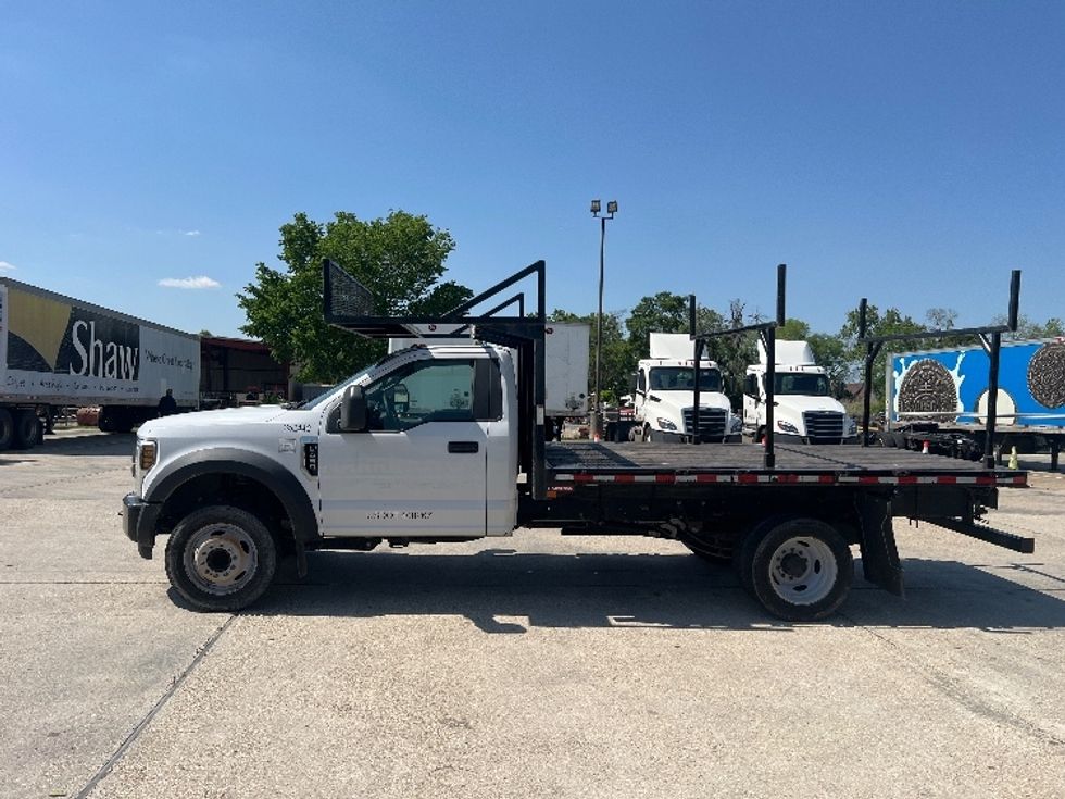 Flatbed Truck-Light and Medium Duty Trucks-Ford-2019-F450-Garland-TX-101,124\n\t\tmiles-$ 31,500 - Image 4