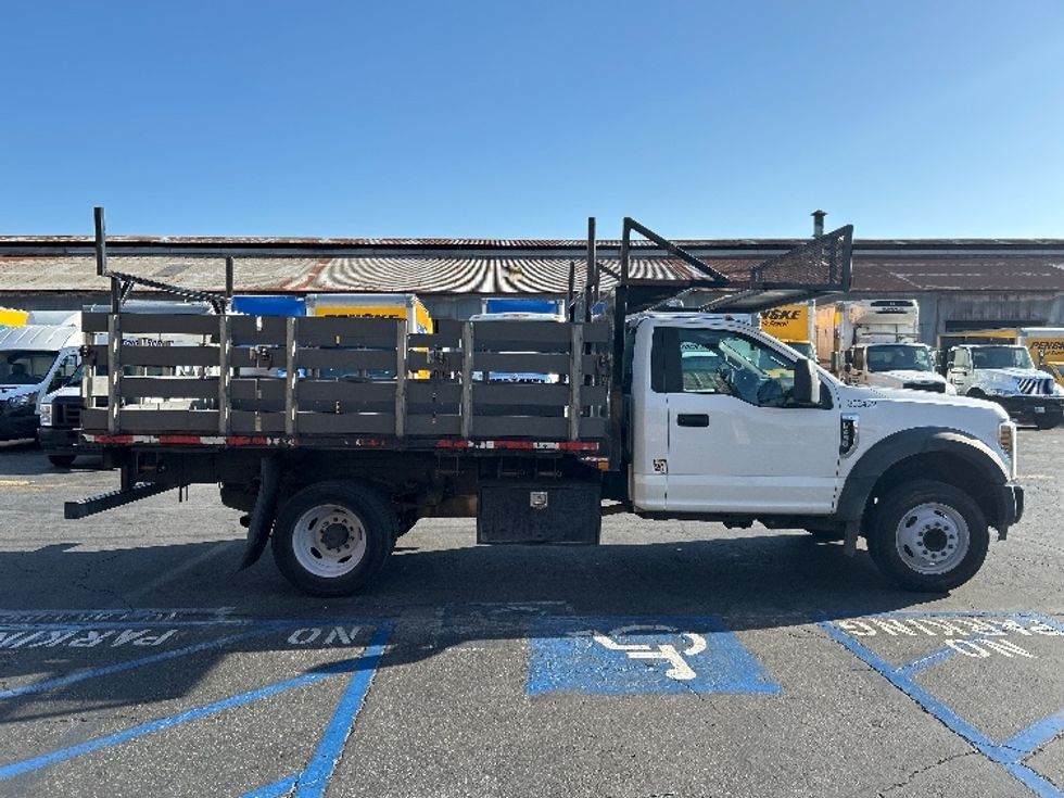 Flatbed Truck-Light and Medium Duty Trucks-Ford-2019-F450-Montebello-CA-143,031\n\t\tmiles-$ 36,750 - Image 14