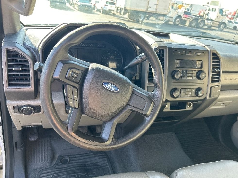 Flatbed Truck-Light and Medium Duty Trucks-Ford-2019-F450-Montebello-CA-143,031\n\t\tmiles-$ 36,750 - Image 16