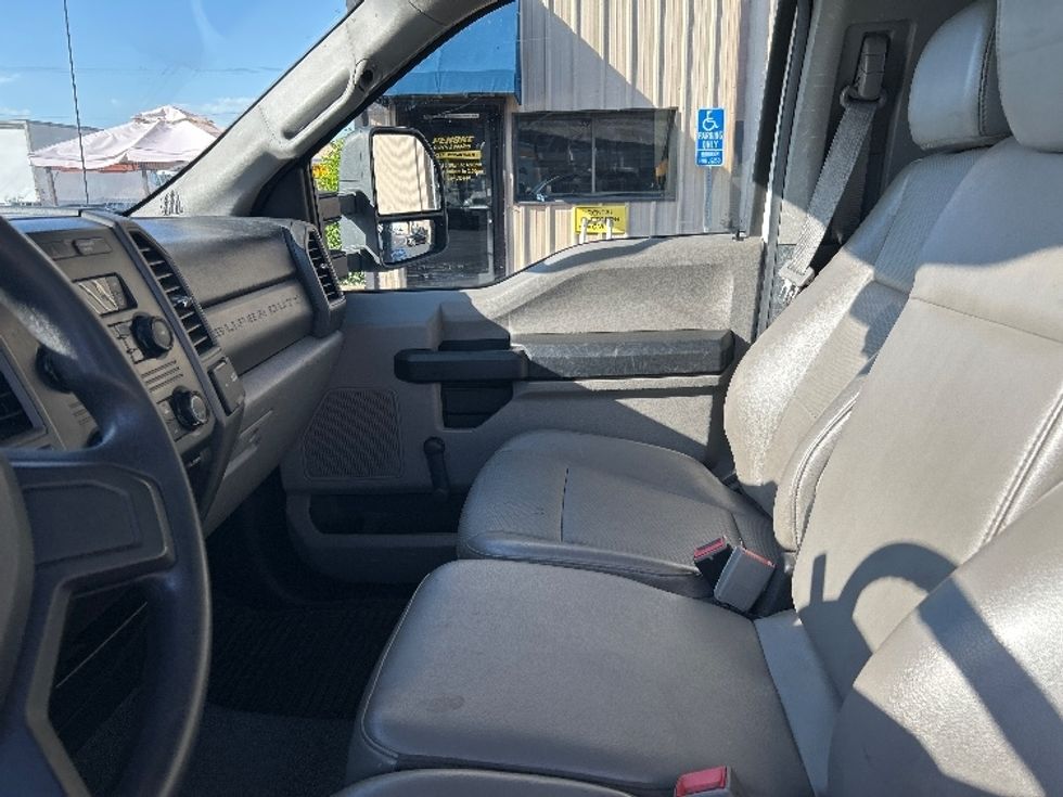 Flatbed Truck-Light and Medium Duty Trucks-Ford-2019-F450-Montebello-CA-143,031\n\t\tmiles-$ 36,750 - Image 18