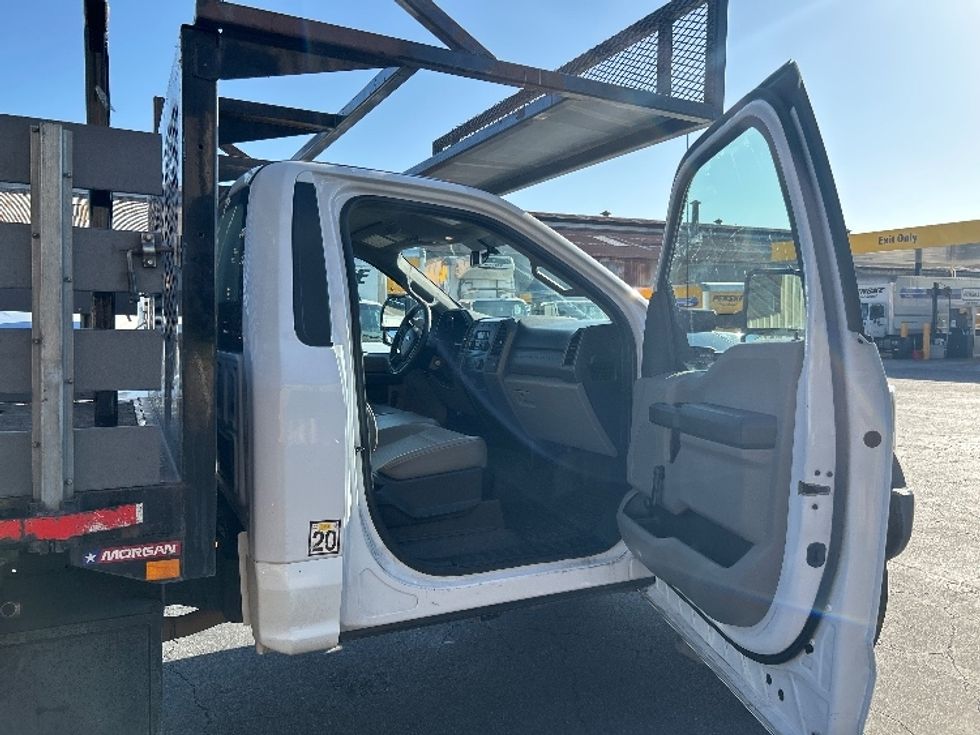 Flatbed Truck-Light and Medium Duty Trucks-Ford-2019-F450-Montebello-CA-143,031\n\t\tmiles-$ 36,750 - Image 19