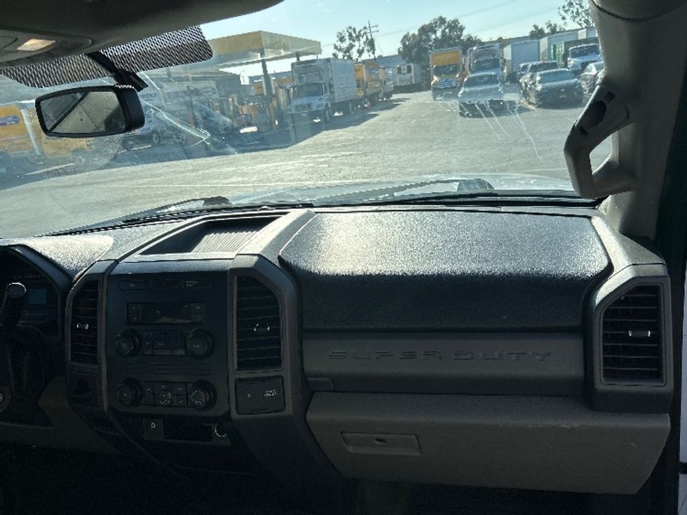 Flatbed Truck-Light and Medium Duty Trucks-Ford-2019-F450-Montebello-CA-143,031\n\t\tmiles-$ 36,750 - Image 20