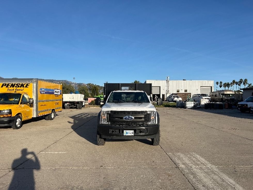 2019 Ford F450 Flatbed Truck