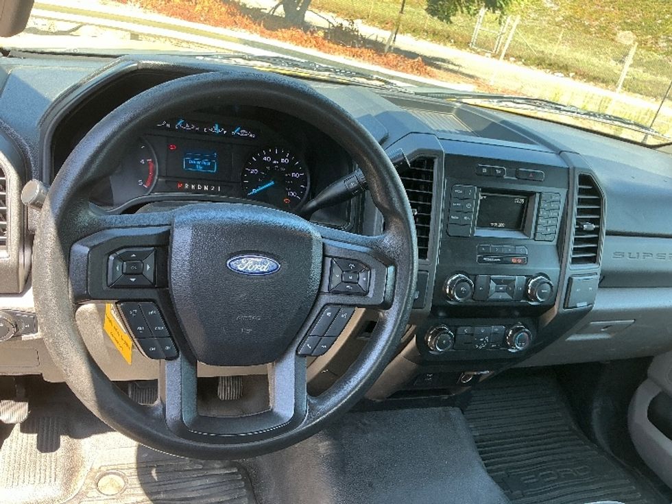 Flatbed Truck-Light and Medium Duty Trucks-Ford-2019-F450-Torrance-CA-106,160\n\t\tmiles-$ 32,500 - Image 18