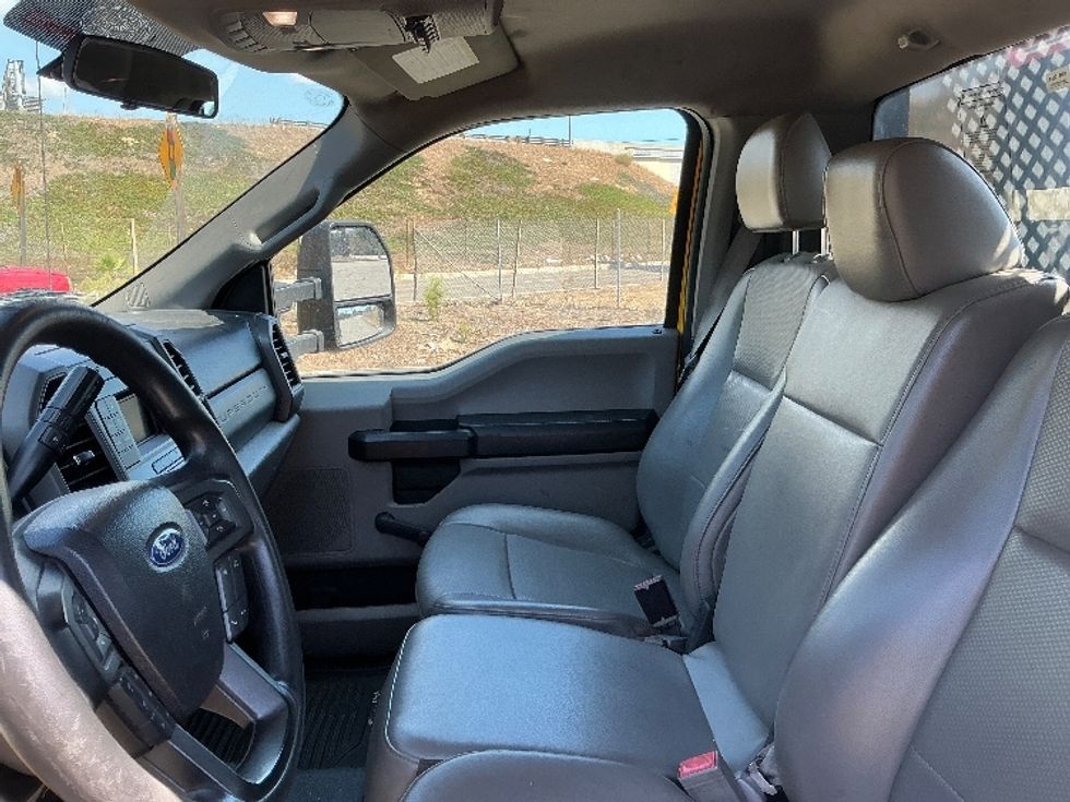 Flatbed Truck-Light and Medium Duty Trucks-Ford-2019-F450-Torrance-CA-106,160\n\t\tmiles-$ 32,500 - Image 19