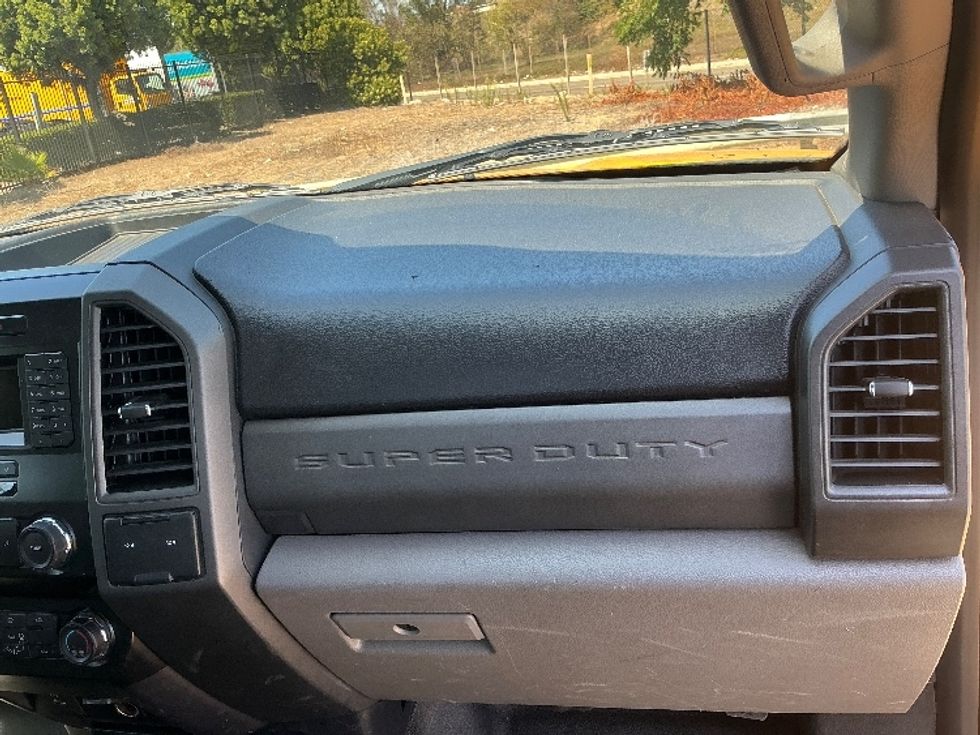 Flatbed Truck-Light and Medium Duty Trucks-Ford-2019-F450-Torrance-CA-106,160\n\t\tmiles-$ 32,500 - Image 21