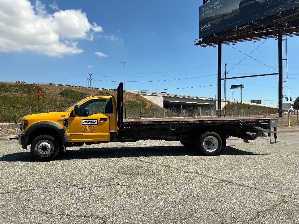 Flatbed Truck-Light and Medium Duty Trucks-Ford-2019-F450-Torrance-CA-106,160\n\t\tmiles-$ 32,500 - Image 4