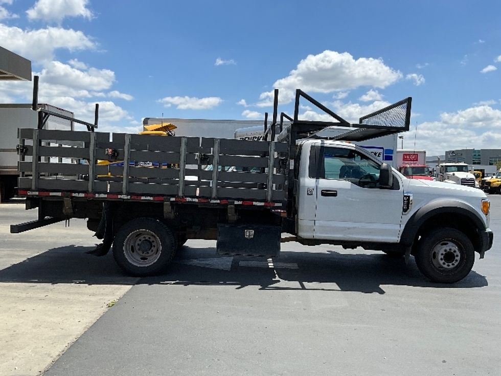 Flatbed Truck-Light and Medium Duty Trucks-Ford-2019-F450-Torrance-CA-156,617\n\t\tmiles-$ 35,500 - Image 13