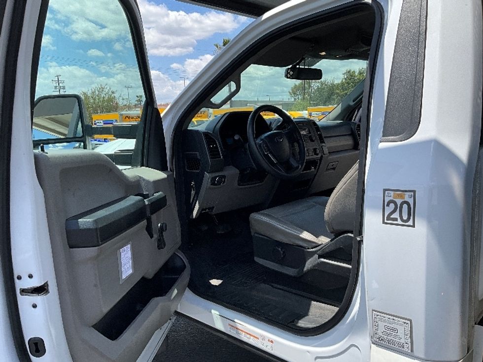 Flatbed Truck-Light and Medium Duty Trucks-Ford-2019-F450-Torrance-CA-156,617\n\t\tmiles-$ 35,500 - Image 14