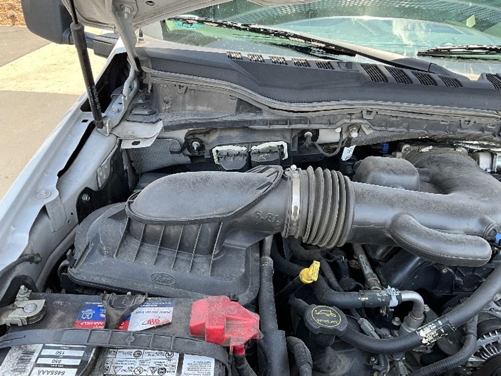 Flatbed Truck-Light and Medium Duty Trucks-Ford-2019-F450-Torrance-CA-156,617\n\t\tmiles-$ 35,500 - Image 21