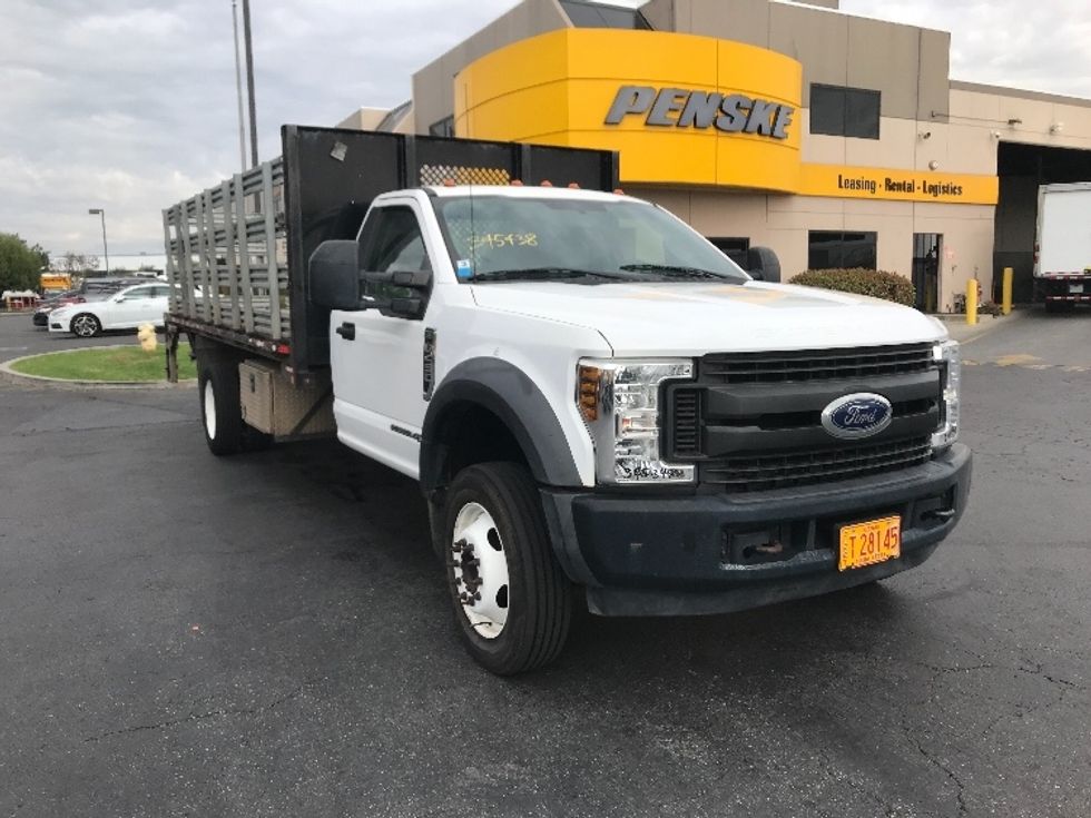 Flatbed Truck-Light and Medium Duty Trucks-Ford-2019-F450-Torrance-CA-31,367\n\t\tmiles-$ 42,250 - Image 1