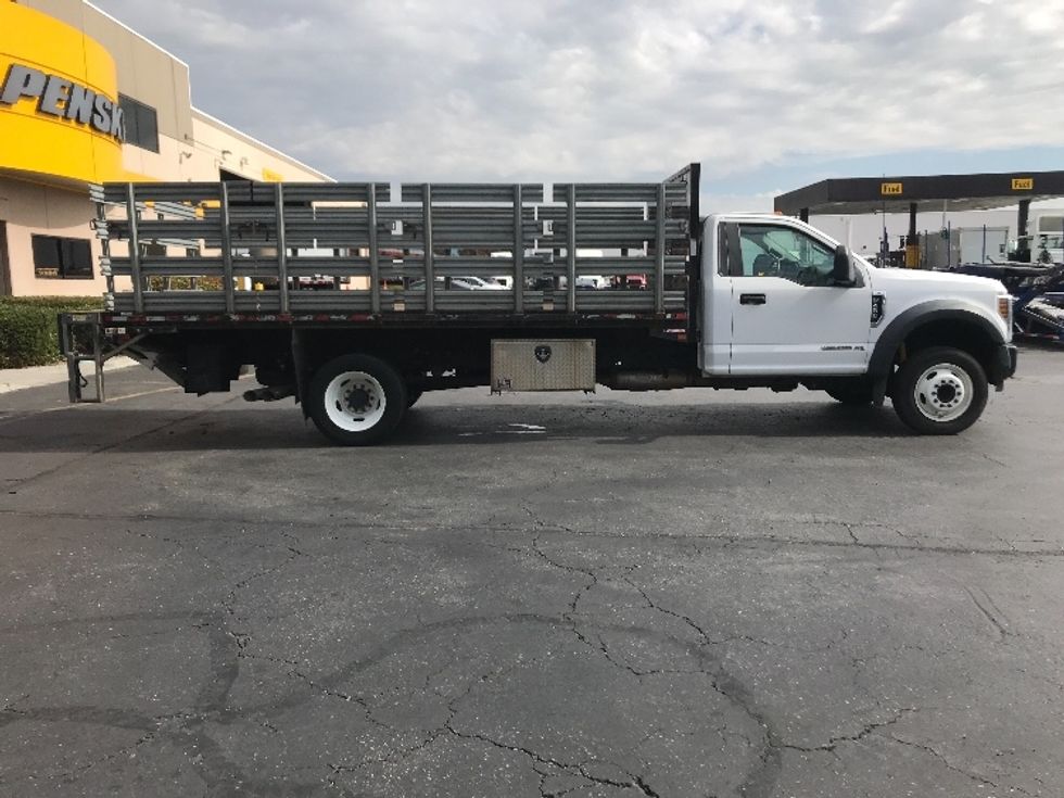 Flatbed Truck-Light and Medium Duty Trucks-Ford-2019-F450-Torrance-CA-31,367\n\t\tmiles-$ 42,250 - Image 15