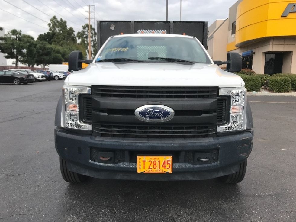 Flatbed Truck-Light and Medium Duty Trucks-Ford-2019-F450-Torrance-CA-31,367\n\t\tmiles-$ 42,250 - Image 2