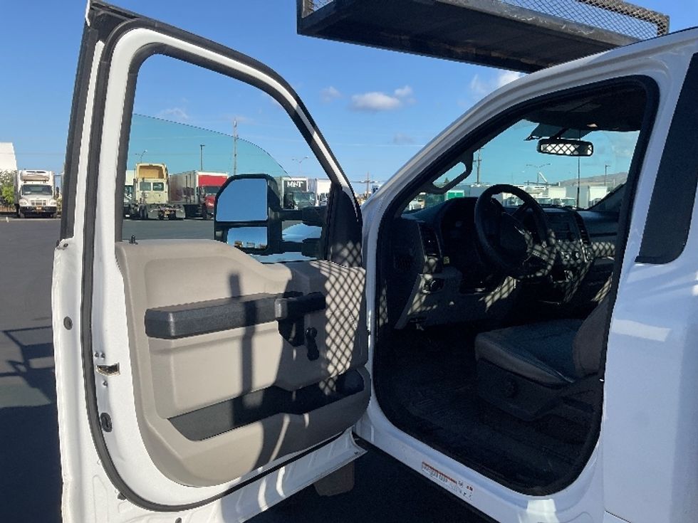 Flatbed Truck-Light and Medium Duty Trucks-Ford-2019-F450-Torrance-CA-68,232\n\t\tmiles-$ 34,500 - Image 12