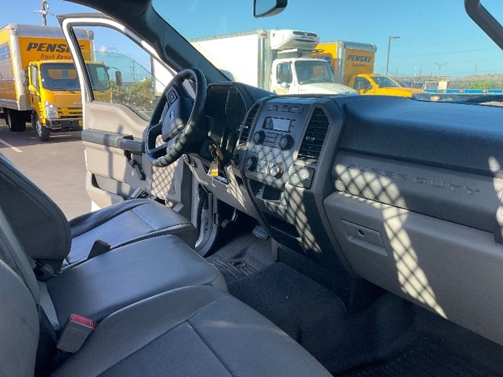 Flatbed Truck-Light and Medium Duty Trucks-Ford-2019-F450-Torrance-CA-68,232\n\t\tmiles-$ 34,500 - Image 17