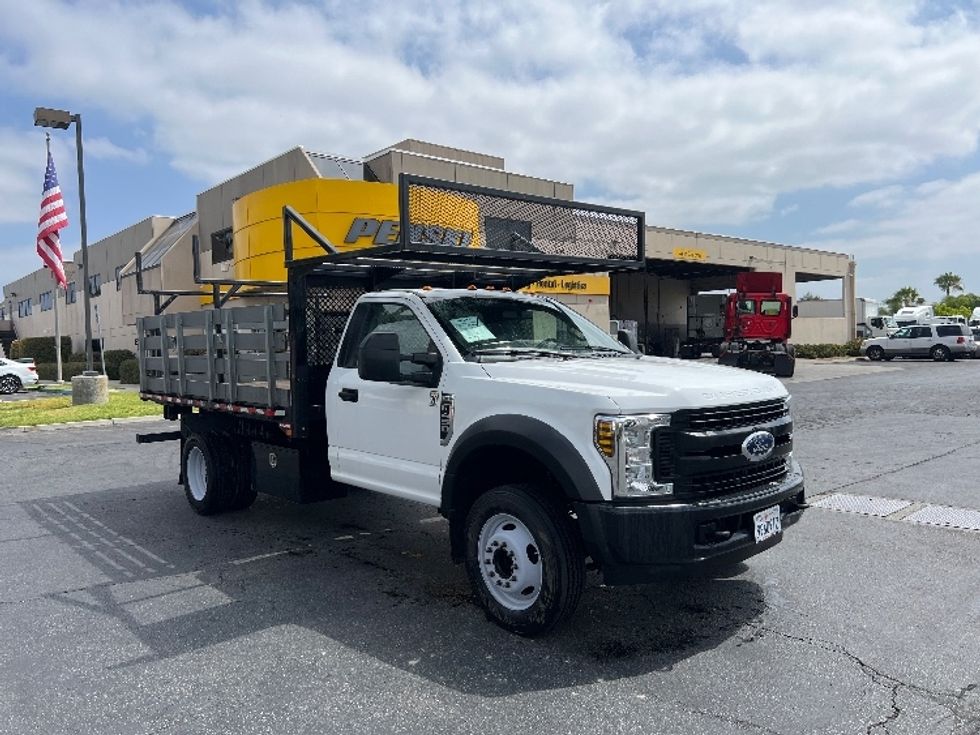 Flatbed Truck-Light and Medium Duty Trucks-Ford-2019-F450-Torrance-CA-75,132\n\t\tmiles-$ 32,250 - Image 1