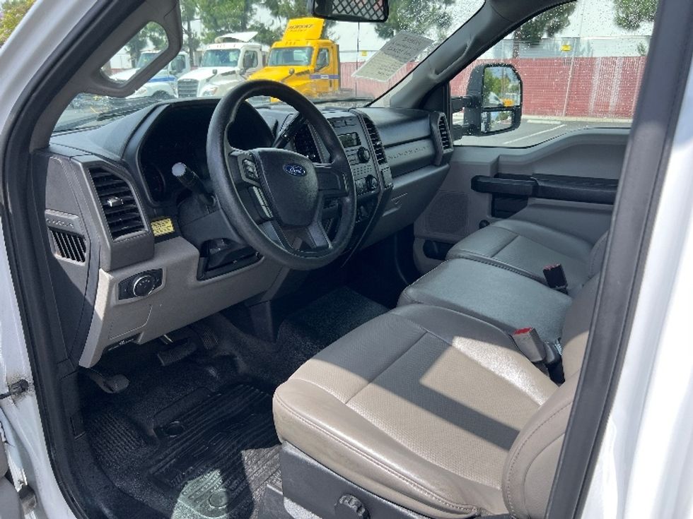 Flatbed Truck-Light and Medium Duty Trucks-Ford-2019-F450-Torrance-CA-75,132\n\t\tmiles-$ 32,250 - Image 15