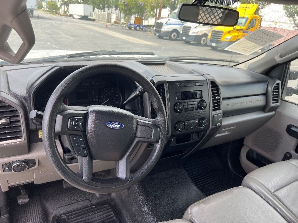 Flatbed Truck-Light and Medium Duty Trucks-Ford-2019-F450-Torrance-CA-75,132\n\t\tmiles-$ 32,250 - Image 16