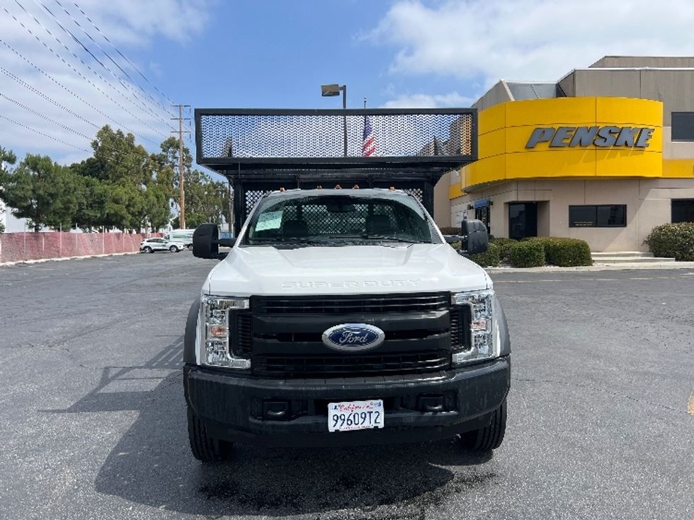 Flatbed Truck-Light and Medium Duty Trucks-Ford-2019-F450-Torrance-CA-75,132\n\t\tmiles-$ 32,250 - Image 2