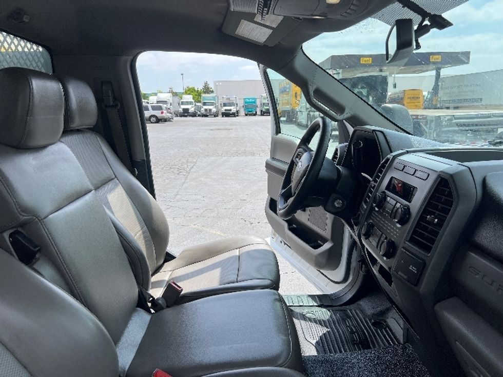 Flatbed Truck-Light and Medium Duty Trucks-Ford-2019-F450-Torrance-CA-75,132\n\t\tmiles-$ 32,250 - Image 20