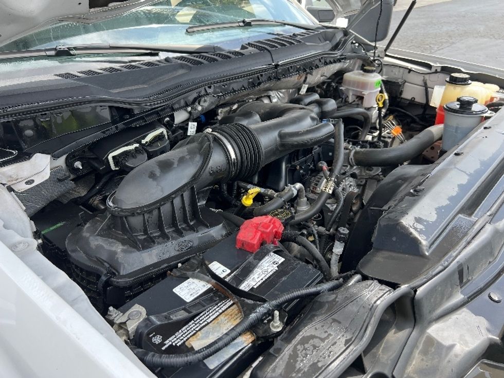Flatbed Truck-Light and Medium Duty Trucks-Ford-2019-F450-Torrance-CA-75,132\n\t\tmiles-$ 32,250 - Image 21