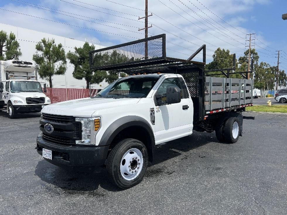Flatbed Truck-Light and Medium Duty Trucks-Ford-2019-F450-Torrance-CA-75,132\n\t\tmiles-$ 32,250 - Image 3