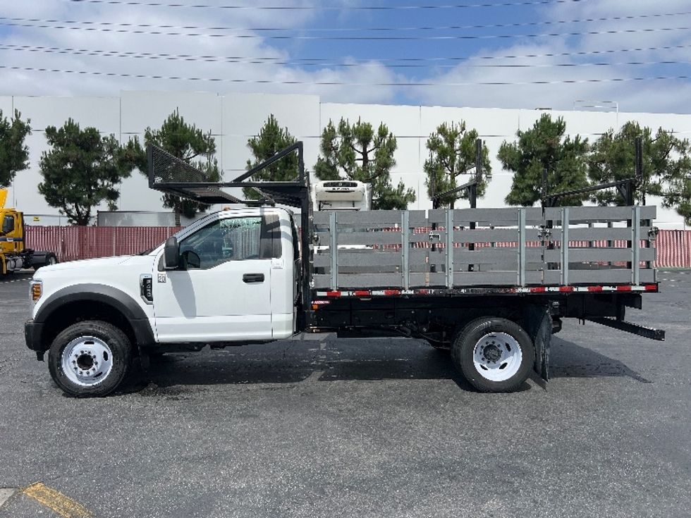 Flatbed Truck-Light and Medium Duty Trucks-Ford-2019-F450-Torrance-CA-75,132\n\t\tmiles-$ 32,250 - Image 4