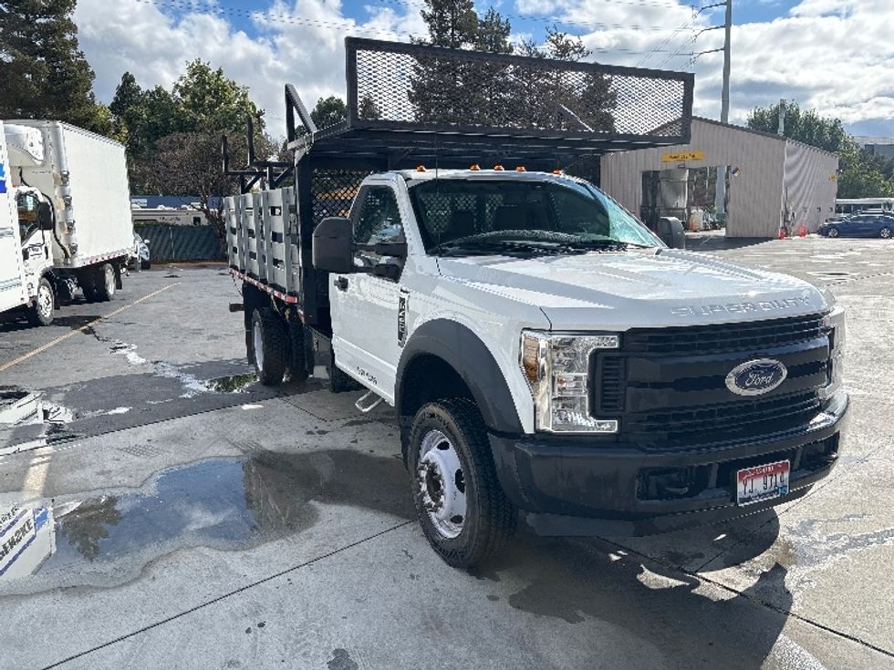 Flatbed Truck-Light and Medium Duty Trucks-Ford-2019-F450-West Sacramento-CA-47,679\n\t\tmiles-$ 35,750 - Image 1