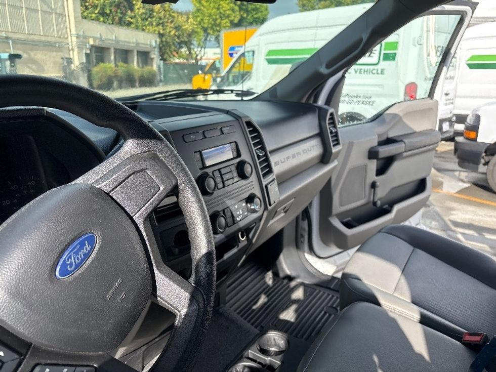 Flatbed Truck-Light and Medium Duty Trucks-Ford-2019-F450-West Sacramento-CA-47,679\n\t\tmiles-$ 35,750 - Image 17