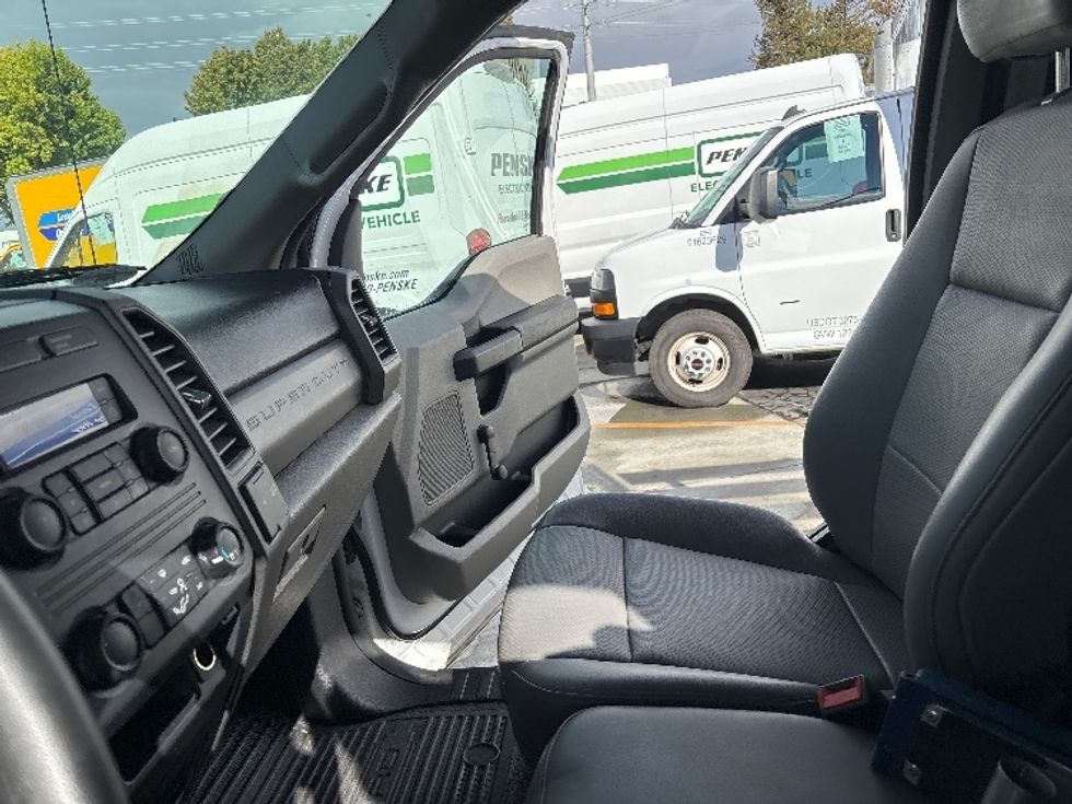 Flatbed Truck-Light and Medium Duty Trucks-Ford-2019-F450-West Sacramento-CA-47,679\n\t\tmiles-$ 35,750 - Image 19