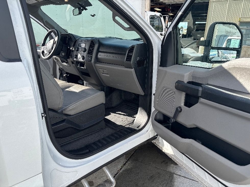 Flatbed Truck-Light and Medium Duty Trucks-Ford-2019-F450-West Sacramento-CA-47,679\n\t\tmiles-$ 35,750 - Image 20