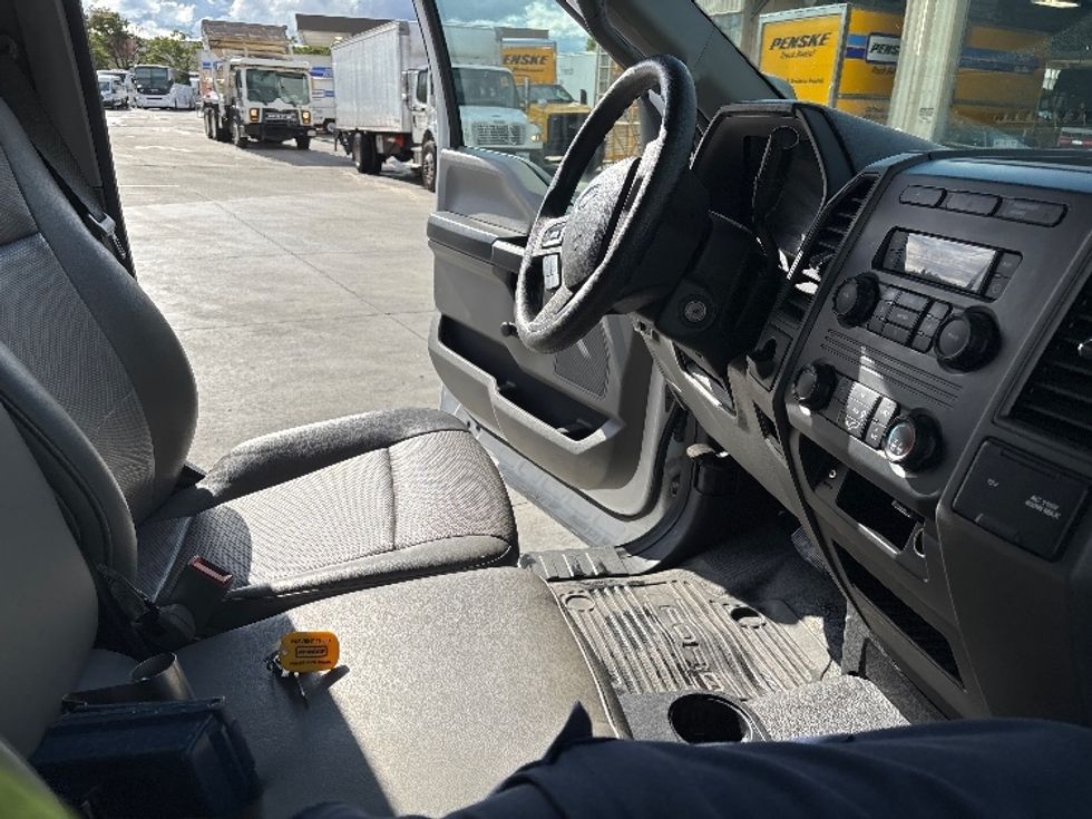 Flatbed Truck-Light and Medium Duty Trucks-Ford-2019-F450-West Sacramento-CA-47,679\n\t\tmiles-$ 35,750 - Image 22