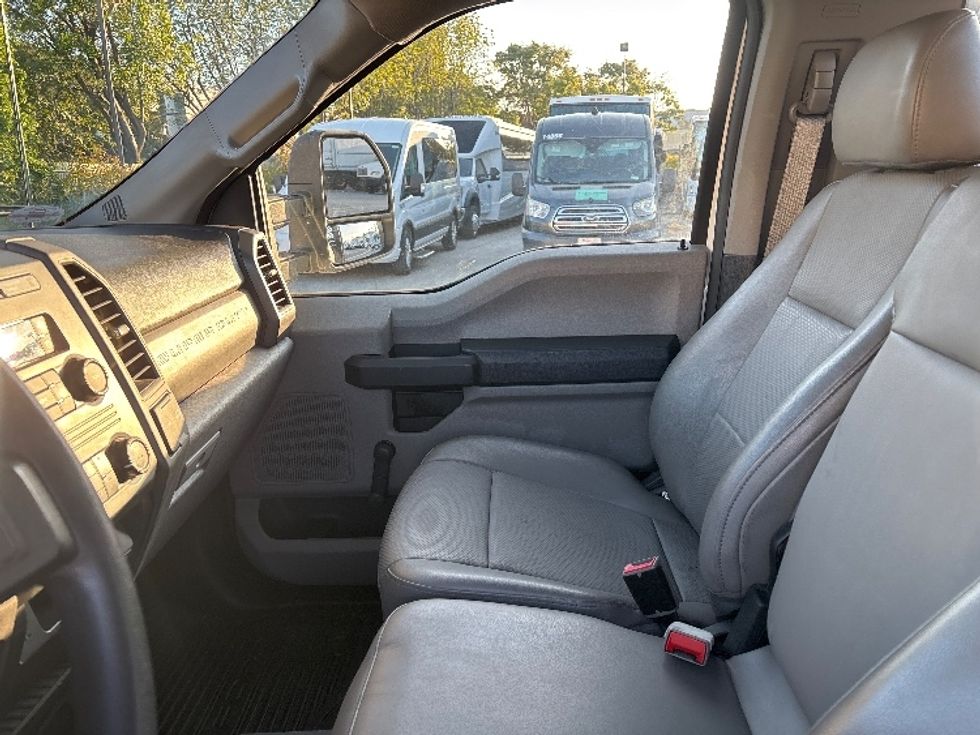 Flatbed Truck-Light and Medium Duty Trucks-Ford-2019-F450-West Sacramento-CA-80,222\n\t\tmiles-$ 41,750 - Image 19