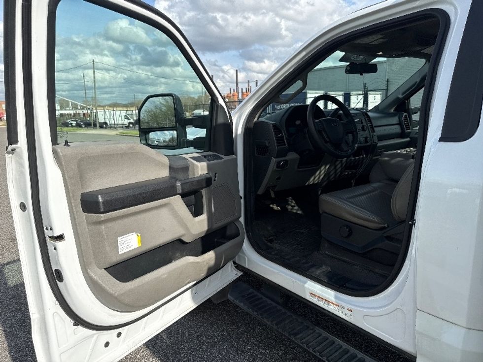 Flatbed Truck-Light and Medium Duty Trucks-Ford-2019-F550-Birmingham-AL-106,736\n\t\tmiles-$ 41,500 - Image 16