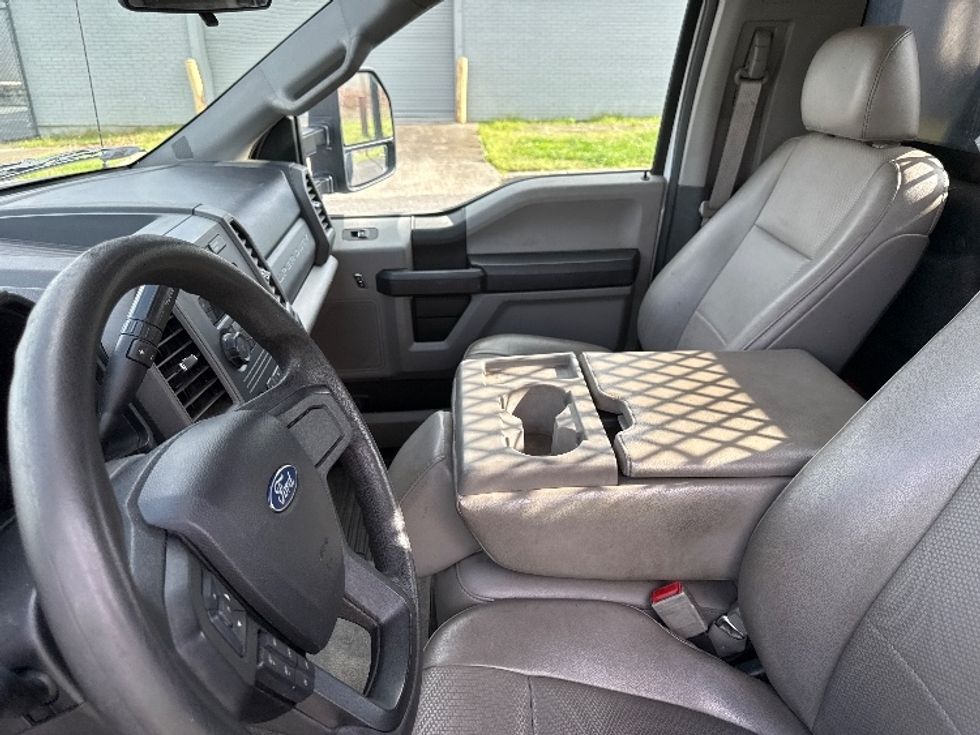 Flatbed Truck-Light and Medium Duty Trucks-Ford-2019-F550-Birmingham-AL-106,736\n\t\tmiles-$ 41,500 - Image 19