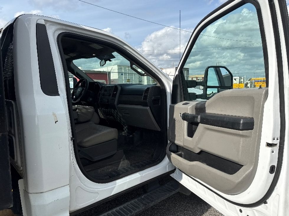 Flatbed Truck-Light and Medium Duty Trucks-Ford-2019-F550-Birmingham-AL-106,736\n\t\tmiles-$ 41,500 - Image 20