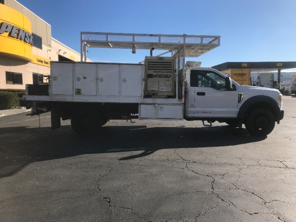 Flatbed Truck-Light and Medium Duty Trucks-Ford-2019-F550-La Mirada-CA-44,441\n\t\tmiles-$ 39,500 - Image 15
