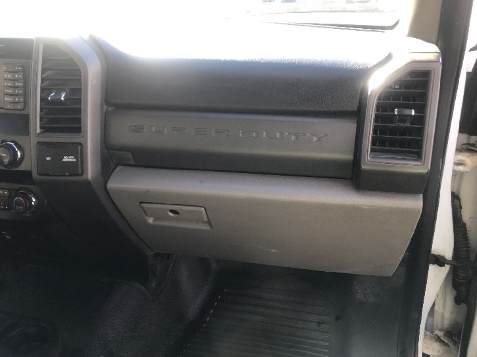 Flatbed Truck-Light and Medium Duty Trucks-Ford-2019-F550-La Mirada-CA-44,441\n\t\tmiles-$ 39,500 - Image 21