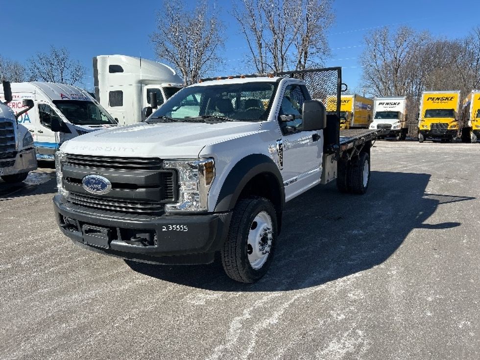Flatbed Truck-Light and Medium Duty Trucks-Ford-2019-F550-Lansing-MI-42,051\n\t\tmiles-$ 41,250 - Image 1