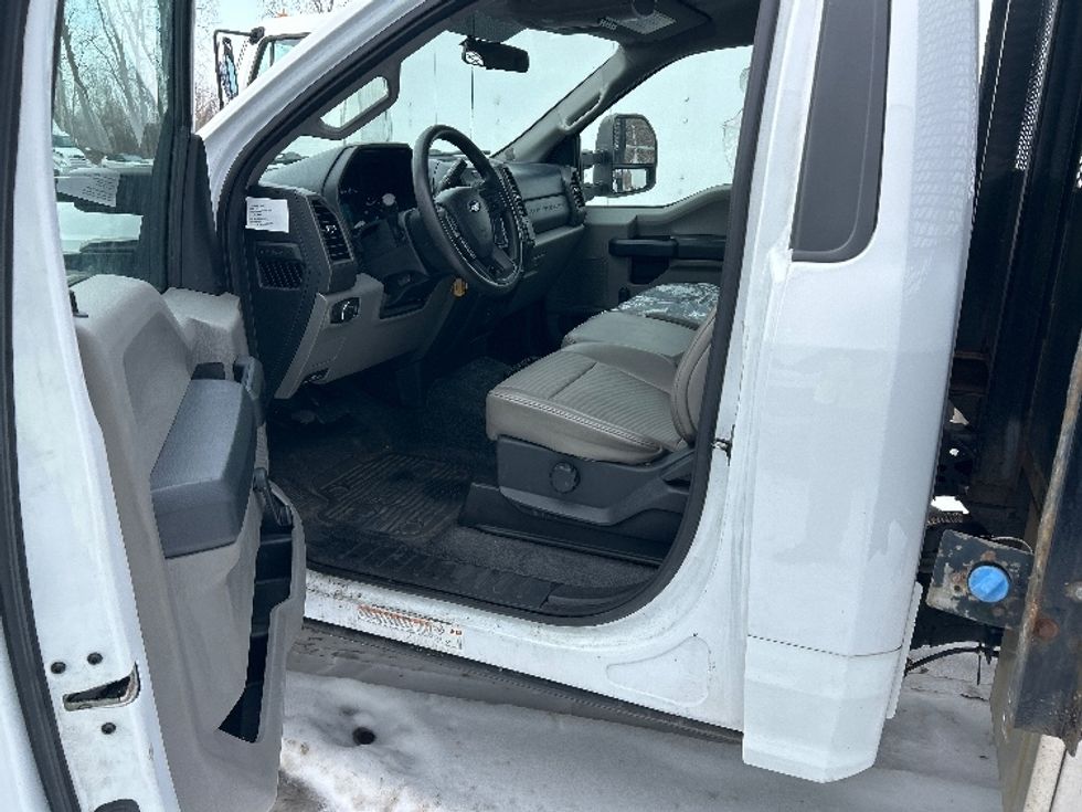 Flatbed Truck-Light and Medium Duty Trucks-Ford-2019-F550-Lansing-MI-42,051\n\t\tmiles-$ 41,250 - Image 16